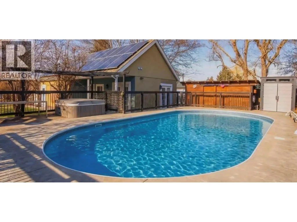 410 Upper Bench Road N, Penticton
